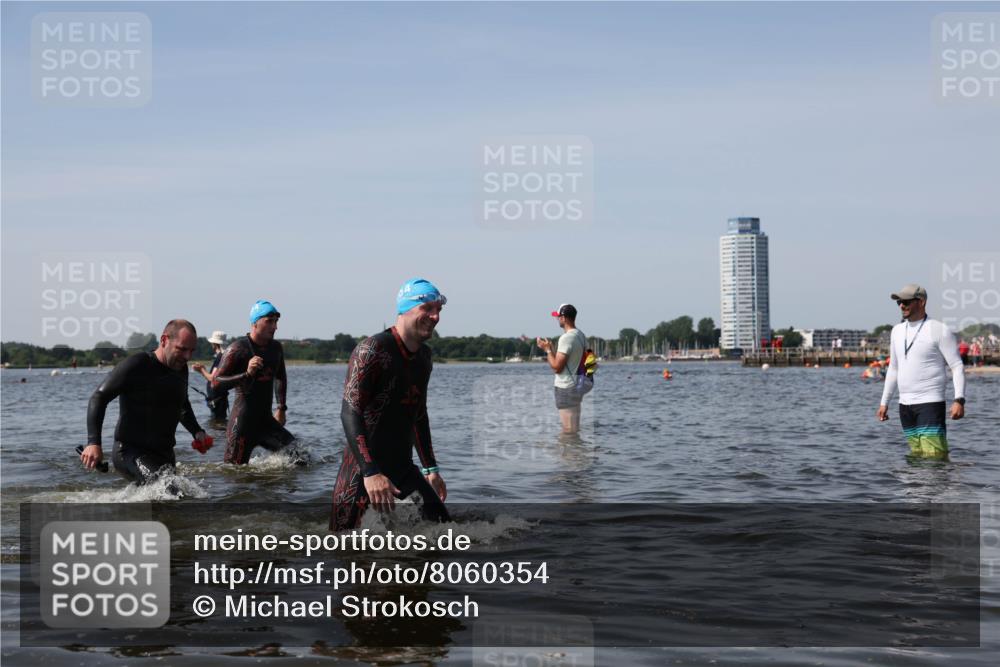 22.06.2025 - Viking Triathlon Michael Strokosch http://msf.ph/oto/8060354 22.06.2025 10:43:26 Schwimmen 115, 257, 483, 501, 620 meine-sportfotos.de