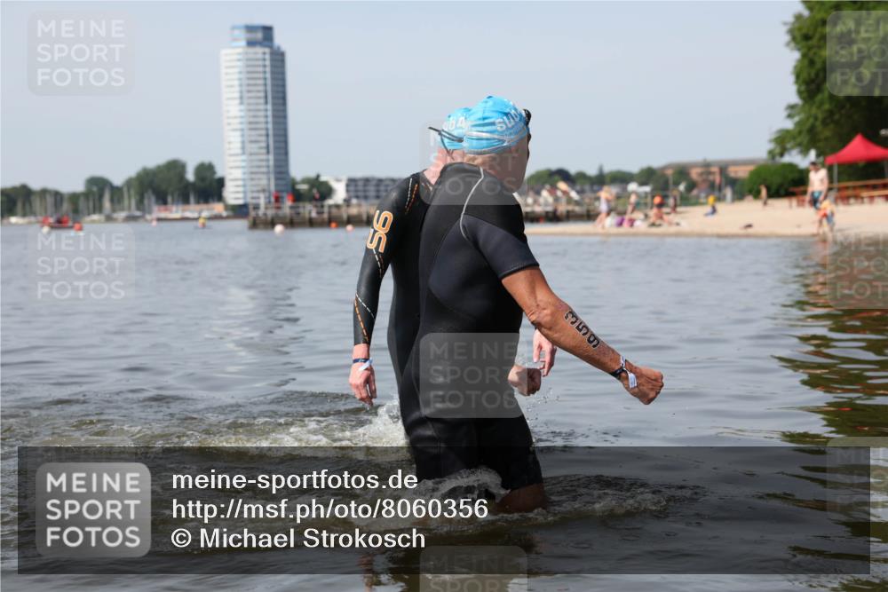 22.06.2025 - Viking Triathlon Michael Strokosch http://msf.ph/oto/8060356 22.06.2025 10:58:16 Schwimmen 359, 403 meine-sportfotos.de