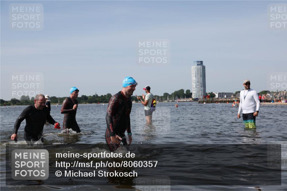 22.06.2025 - Viking Triathlon Michael Strokosch http://msf.ph/oto/8060357 22.06.2025 10:43:26 Schwimmen 115, 257, 483, 501, 620 meine-sportfotos.de