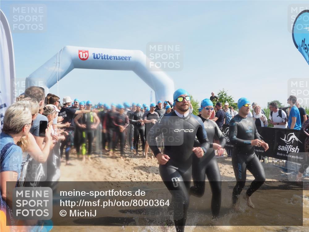 22.06.2025 - Viking Triathlon MichiJ http://msf.ph/oto/8060364 22.06.2025 10:05:41 Schwimmen 22, 65, 83, 135, 194, 210, 361, 379, 439, 462, 511, 517, 553, 603, 653 meine-sportfotos.de