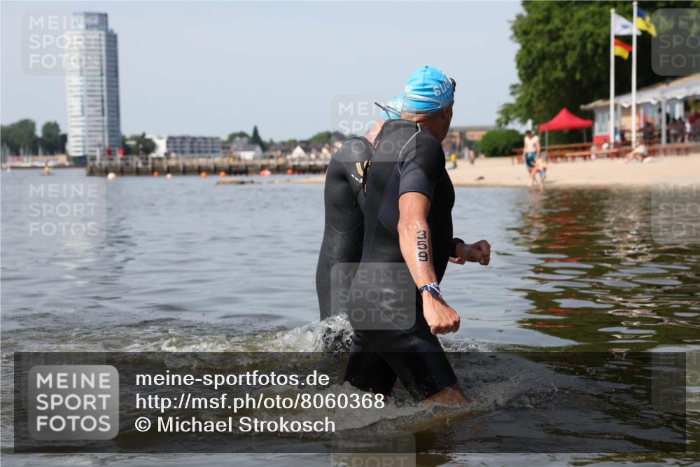 22.06.2025 - Viking Triathlon Michael Strokosch http://msf.ph/oto/8060368 22.06.2025 10:58:16 Schwimmen 359, 403 meine-sportfotos.de