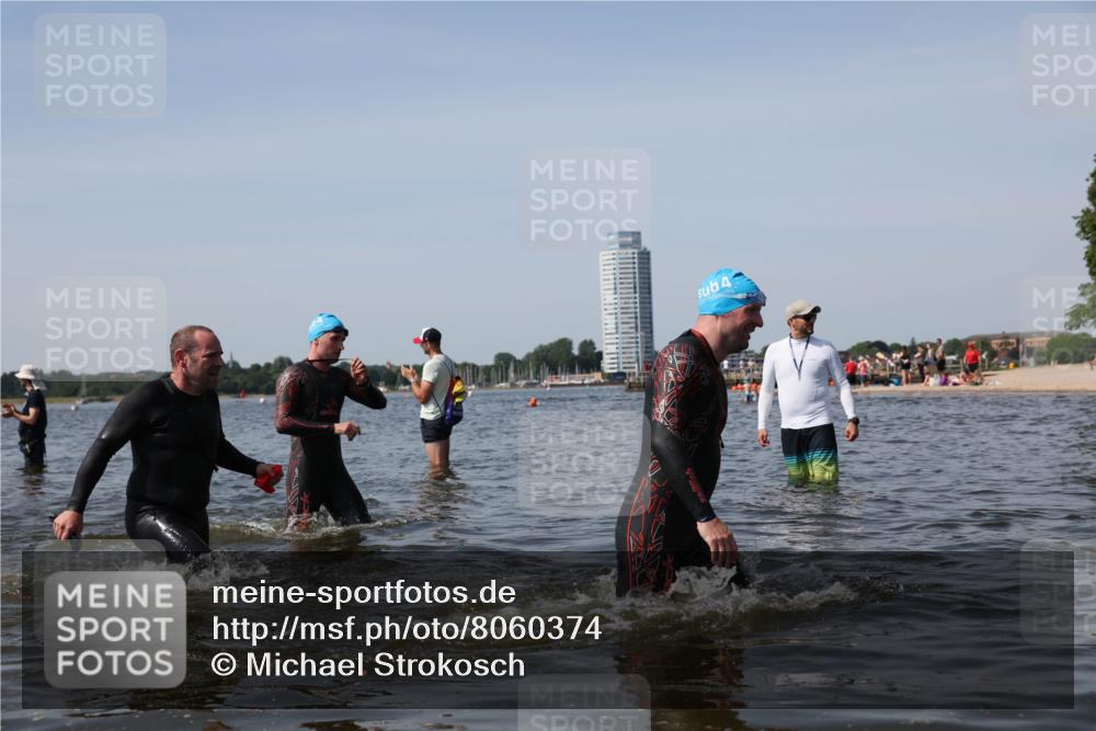 22.06.2025 - Viking Triathlon Michael Strokosch http://msf.ph/oto/8060374 22.06.2025 10:43:27 Schwimmen 115, 257, 483, 501, 620 meine-sportfotos.de