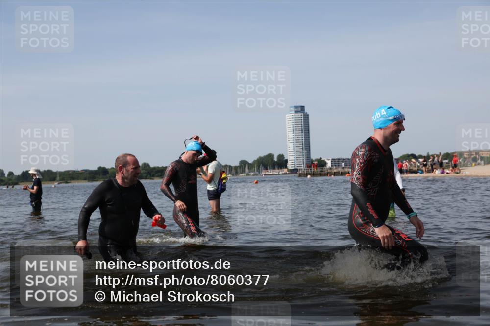 22.06.2025 - Viking Triathlon Michael Strokosch http://msf.ph/oto/8060377 22.06.2025 10:43:27 Schwimmen 115, 257, 483, 501, 620 meine-sportfotos.de