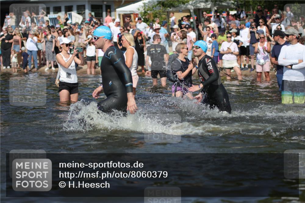 22.06.2025 - Viking Triathlon H.Heesch http://msf.ph/oto/8060379 22.06.2025 10:02:23 Schwimmen 21, 75, 78, 103, 139, 180, 207, 255, 265, 283, 309, 331, 382, 464, 469 meine-sportfotos.de