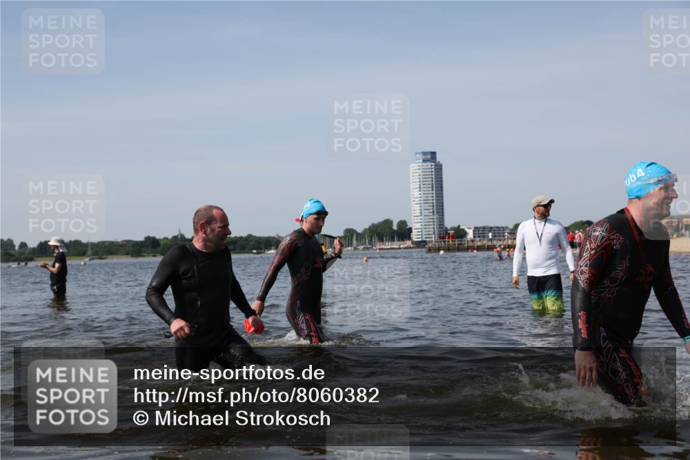 22.06.2025 - Viking Triathlon Michael Strokosch http://msf.ph/oto/8060382 22.06.2025 10:43:28 Schwimmen 115, 257, 483, 501, 620 meine-sportfotos.de