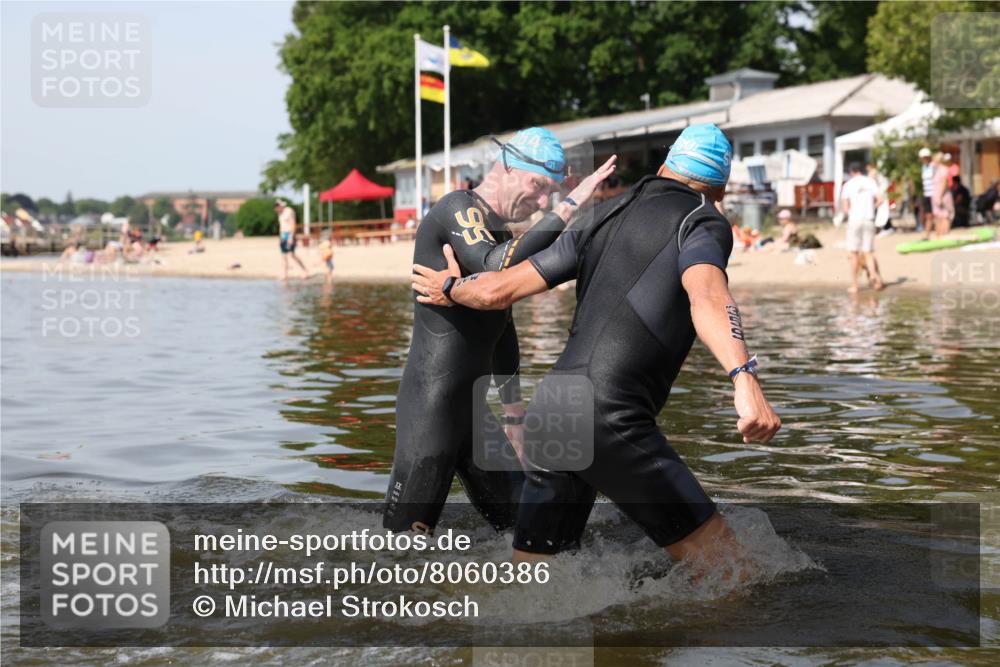 22.06.2025 - Viking Triathlon Michael Strokosch http://msf.ph/oto/8060386 22.06.2025 10:58:18 Schwimmen 359, 403 meine-sportfotos.de