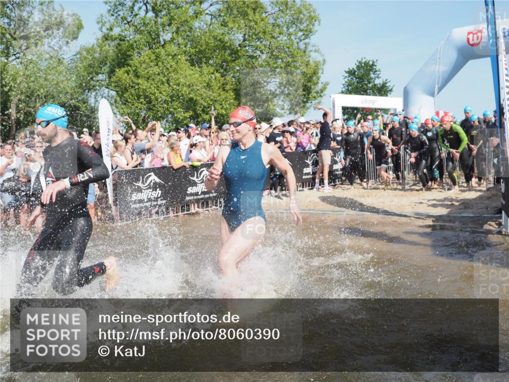 22.06.2025 - Viking Triathlon KatJ http://msf.ph/oto/8060390 22.06.2025 10:00:36 Schwimmen 1, 7, 8, 11, 13, 30, 45, 52, 87, 152, 178, 196, 198, 200, 230, 368, 374, 401, 414, 526, 534, 616, 623, 628, 641, 642, 651, 661 meine-sportfotos.de
