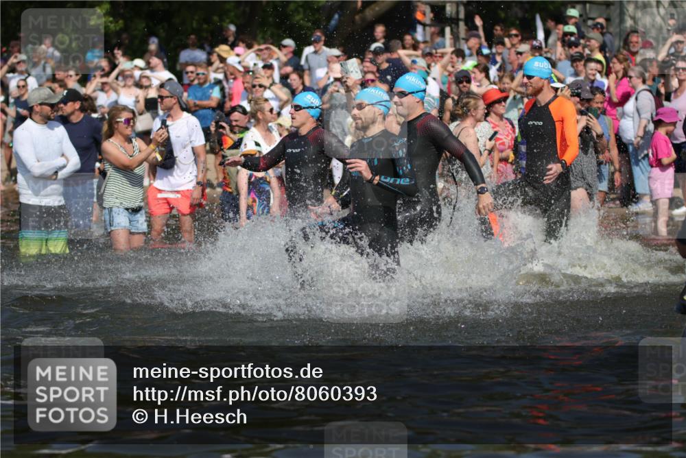 22.06.2025 - Viking Triathlon H.Heesch http://msf.ph/oto/8060393 22.06.2025 10:02:26 Schwimmen 75, 78, 103, 180, 188, 189, 255, 265, 283, 331, 464, 469, 520, 532, 549 meine-sportfotos.de