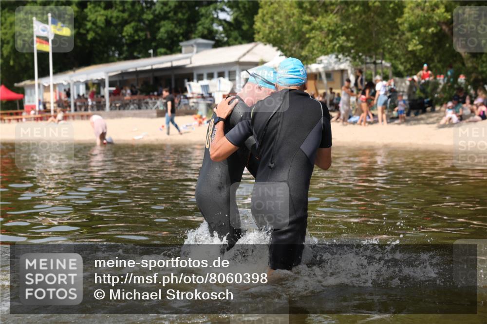 22.06.2025 - Viking Triathlon Michael Strokosch http://msf.ph/oto/8060398 22.06.2025 10:58:18 Schwimmen 359, 403 meine-sportfotos.de