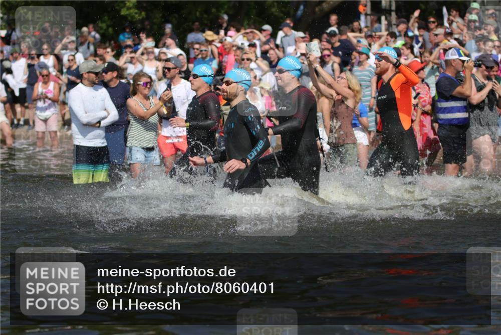 22.06.2025 - Viking Triathlon H.Heesch http://msf.ph/oto/8060401 22.06.2025 10:02:26 Schwimmen 75, 78, 103, 180, 188, 189, 255, 265, 283, 331, 464, 469, 520, 532, 549 meine-sportfotos.de