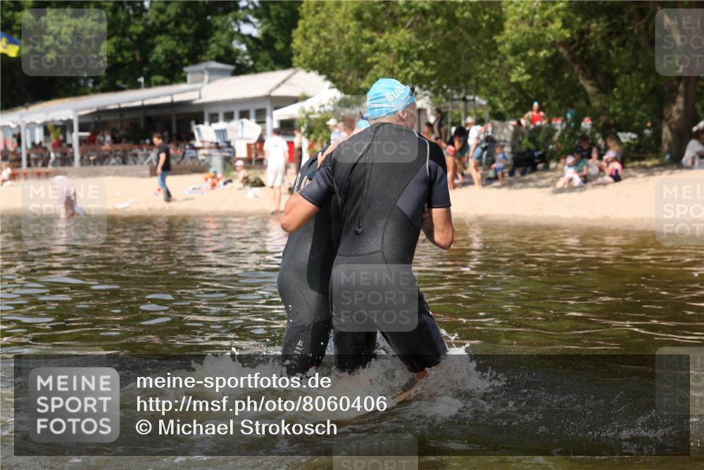 22.06.2025 - Viking Triathlon Michael Strokosch http://msf.ph/oto/8060406 22.06.2025 10:58:18 Schwimmen 359, 403 meine-sportfotos.de