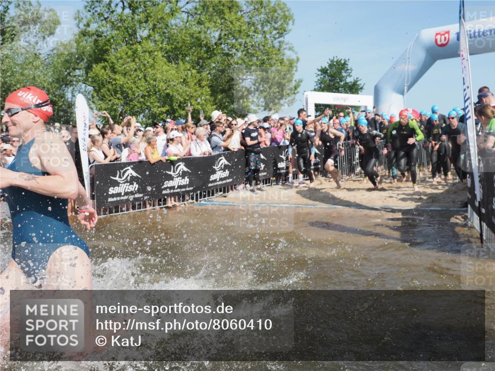 22.06.2025 - Viking Triathlon KatJ http://msf.ph/oto/8060410 22.06.2025 10:00:36 Schwimmen 1, 7, 8, 11, 13, 30, 45, 52, 87, 152, 178, 196, 198, 200, 230, 368, 374, 401, 414, 526, 534, 616, 623, 628, 641, 642, 651, 661 meine-sportfotos.de