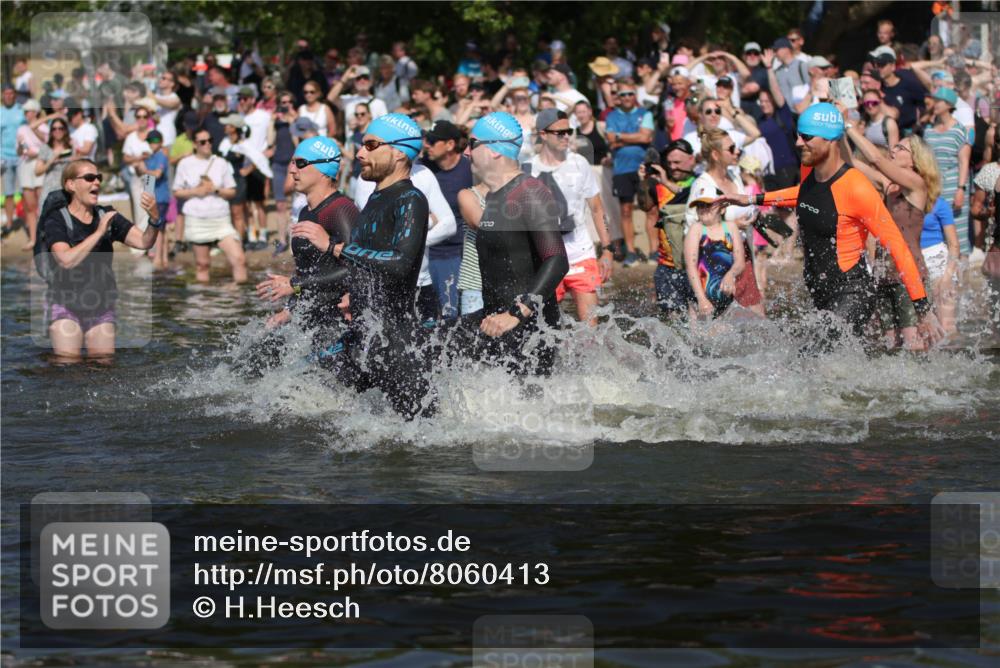 22.06.2025 - Viking Triathlon H.Heesch http://msf.ph/oto/8060413 22.06.2025 10:02:27 Schwimmen 75, 78, 103, 180, 188, 189, 255, 265, 283, 331, 464, 469, 520, 532, 549 meine-sportfotos.de
