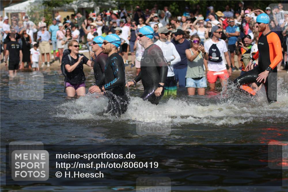 22.06.2025 - Viking Triathlon H.Heesch http://msf.ph/oto/8060419 22.06.2025 10:02:27 Schwimmen 75, 78, 103, 180, 188, 189, 255, 265, 283, 331, 464, 469, 520, 532, 549 meine-sportfotos.de
