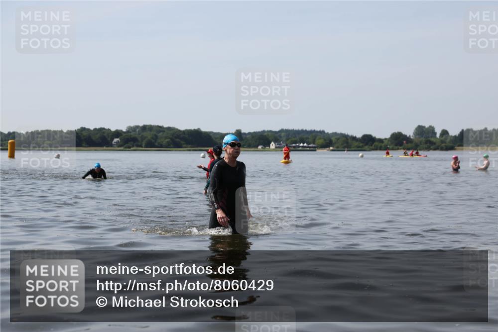 22.06.2025 - Viking Triathlon Michael Strokosch http://msf.ph/oto/8060429 22.06.2025 10:58:38 Schwimmen 268 meine-sportfotos.de