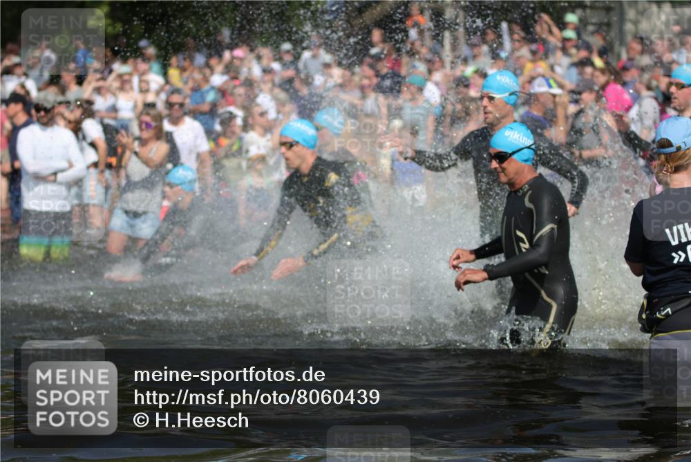 22.06.2025 - Viking Triathlon H.Heesch http://msf.ph/oto/8060439 22.06.2025 10:02:30 Schwimmen 78, 103, 114, 180, 188, 189, 193, 265, 283, 297, 513, 520, 532, 546, 549 meine-sportfotos.de