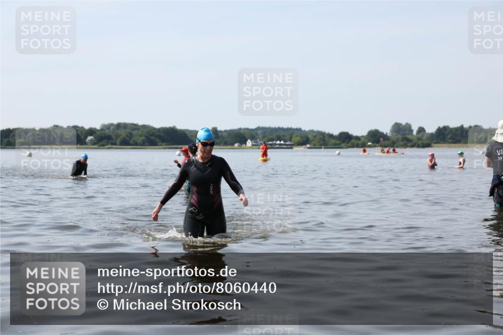 22.06.2025 - Viking Triathlon Michael Strokosch http://msf.ph/oto/8060440 22.06.2025 10:58:39 Schwimmen 268 meine-sportfotos.de