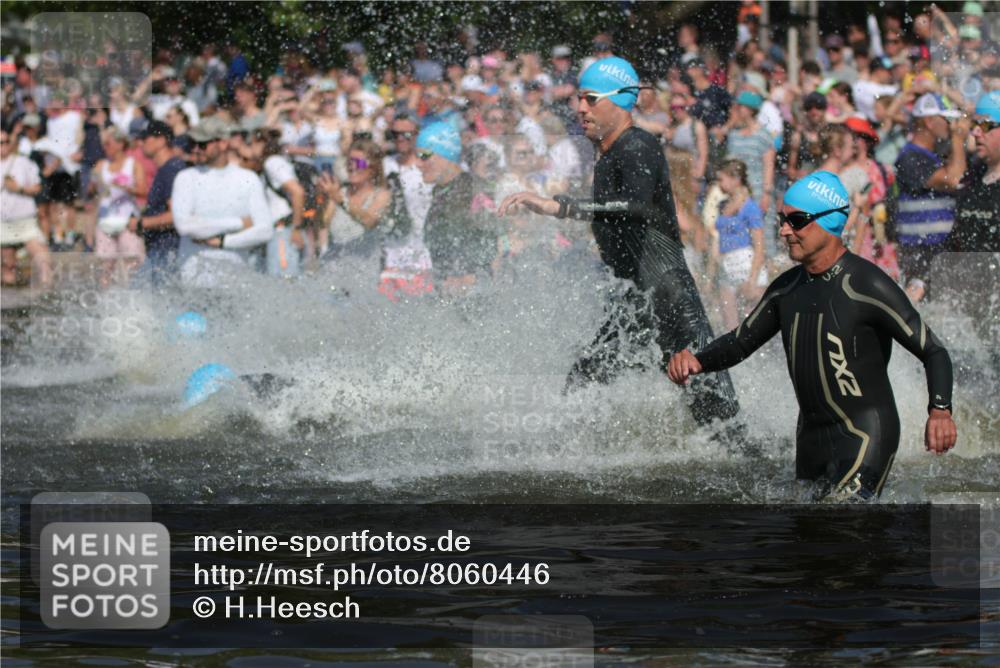 22.06.2025 - Viking Triathlon H.Heesch http://msf.ph/oto/8060446 22.06.2025 10:02:30 Schwimmen 78, 103, 114, 180, 188, 189, 193, 265, 283, 297, 513, 520, 532, 546, 549 meine-sportfotos.de