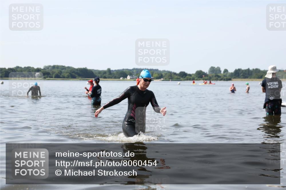 22.06.2025 - Viking Triathlon Michael Strokosch http://msf.ph/oto/8060454 22.06.2025 10:58:40 Schwimmen 268 meine-sportfotos.de