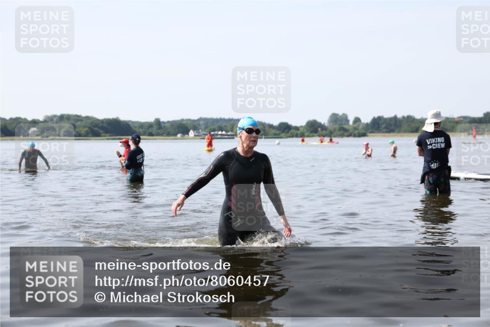 22.06.2025 - Viking Triathlon Michael Strokosch http://msf.ph/oto/8060457 22.06.2025 10:58:41 Schwimmen 268 meine-sportfotos.de