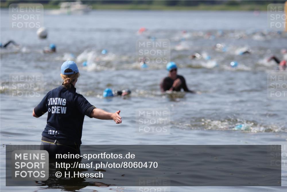 22.06.2025 - Viking Triathlon H.Heesch http://msf.ph/oto/8060470 22.06.2025 10:36:44 Schwimmen 331, 332, 388 meine-sportfotos.de