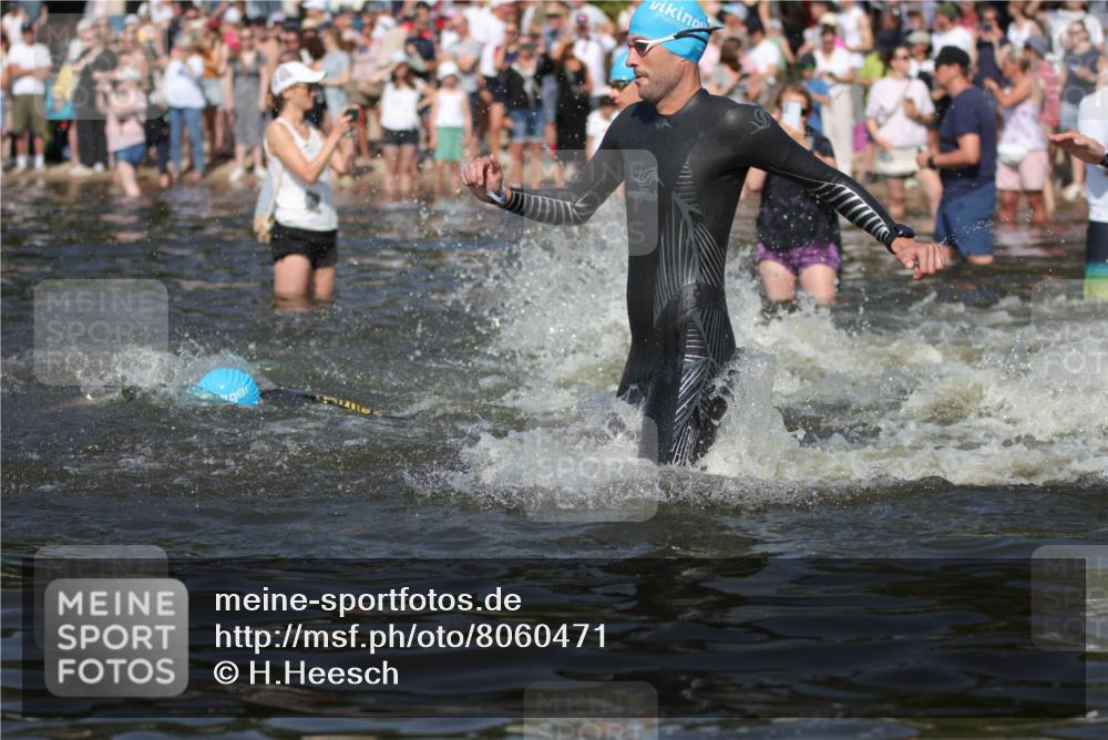 22.06.2025 - Viking Triathlon H.Heesch http://msf.ph/oto/8060471 22.06.2025 10:02:32 Schwimmen 78, 103, 114, 180, 188, 189, 193, 265, 283, 297, 513, 520, 532, 546, 549 meine-sportfotos.de