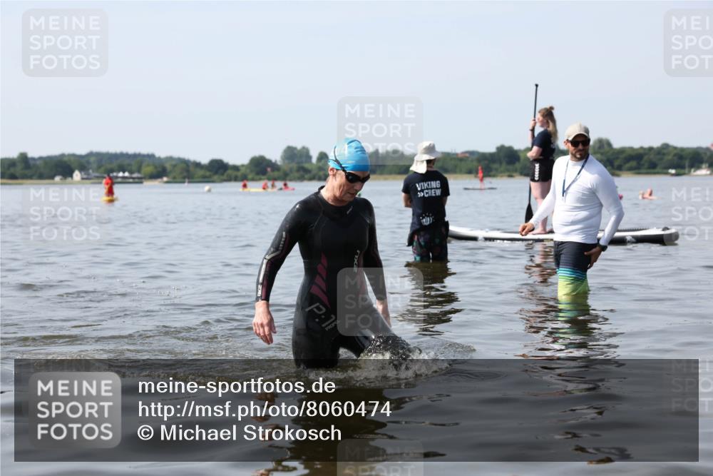 22.06.2025 - Viking Triathlon Michael Strokosch http://msf.ph/oto/8060474 22.06.2025 10:58:43 Schwimmen 268 meine-sportfotos.de