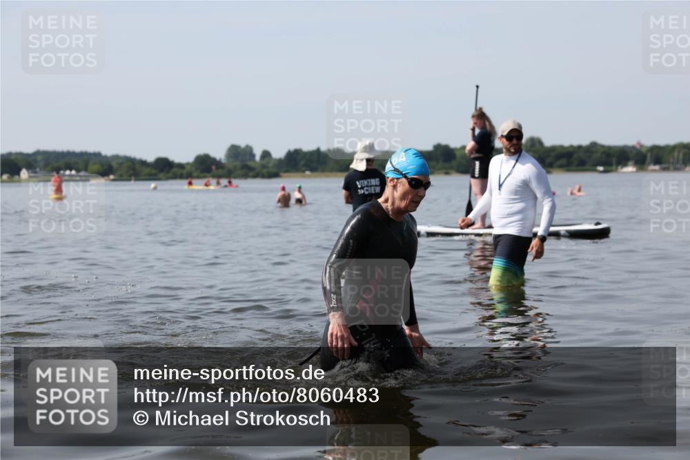 22.06.2025 - Viking Triathlon Michael Strokosch http://msf.ph/oto/8060483 22.06.2025 10:58:43 Schwimmen 268 meine-sportfotos.de