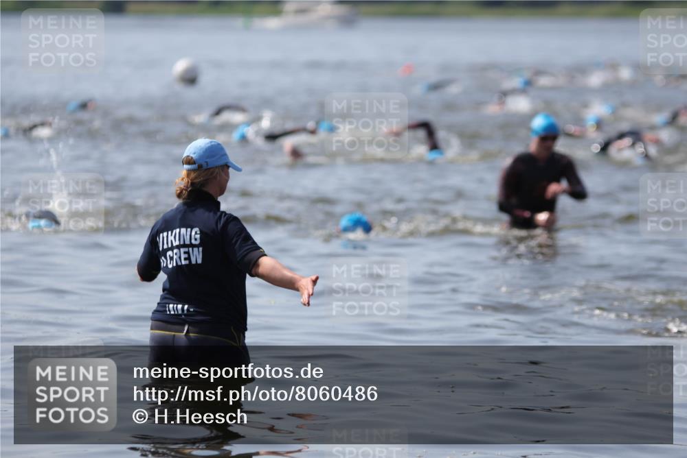 22.06.2025 - Viking Triathlon H.Heesch http://msf.ph/oto/8060486 22.06.2025 10:36:47 Schwimmen 331, 332, 388 meine-sportfotos.de