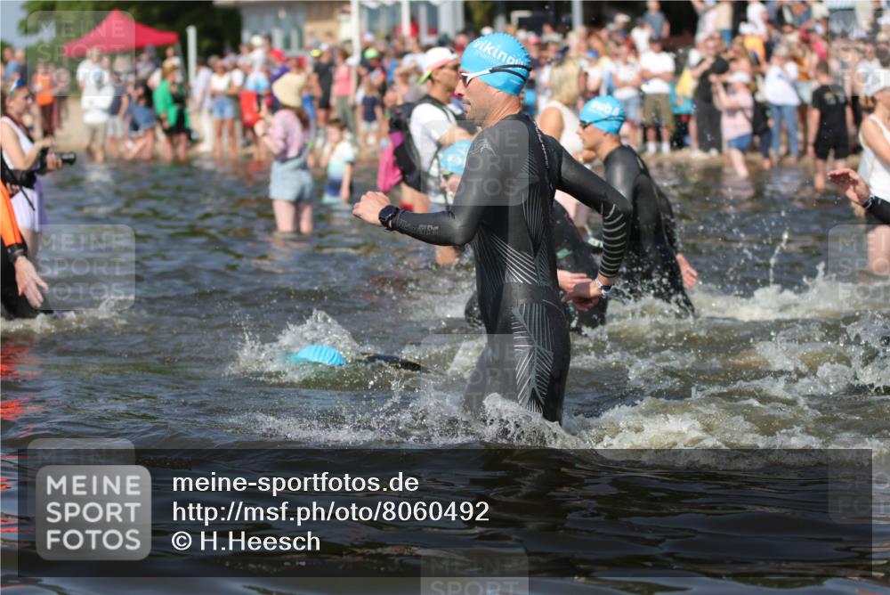22.06.2025 - Viking Triathlon H.Heesch http://msf.ph/oto/8060492 22.06.2025 10:02:33 Schwimmen 78, 103, 114, 180, 188, 189, 193, 265, 283, 297, 513, 520, 532, 546, 549 meine-sportfotos.de