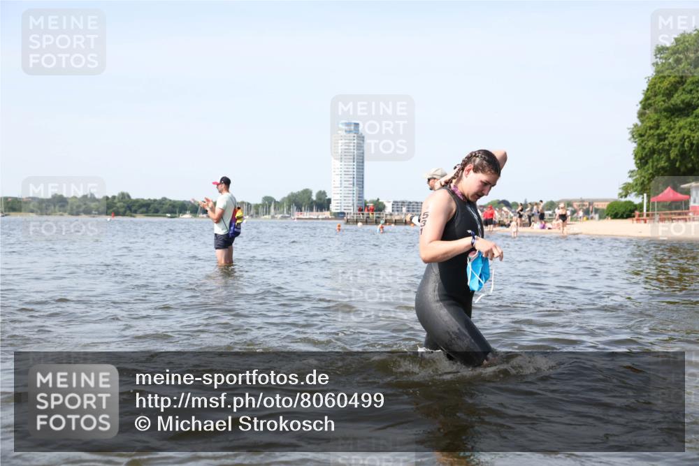22.06.2025 - Viking Triathlon Michael Strokosch http://msf.ph/oto/8060499 22.06.2025 10:43:45 Schwimmen 362, 410, 480, 531 meine-sportfotos.de