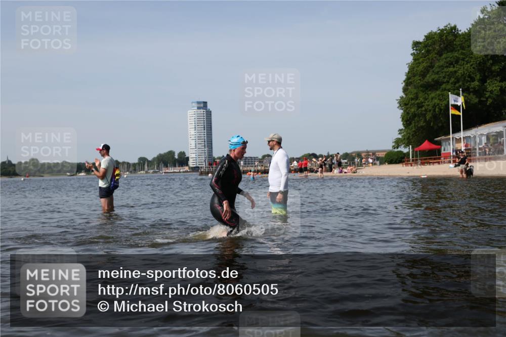 22.06.2025 - Viking Triathlon Michael Strokosch http://msf.ph/oto/8060505 22.06.2025 10:43:52 Schwimmen 41, 249, 362, 410, 531, 627 meine-sportfotos.de