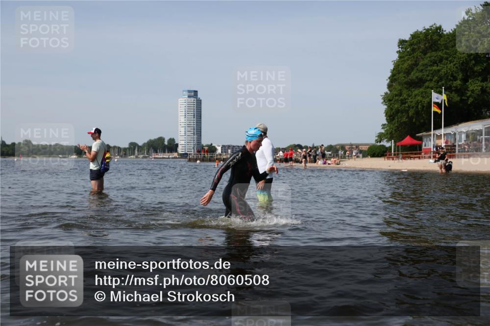 22.06.2025 - Viking Triathlon Michael Strokosch http://msf.ph/oto/8060508 22.06.2025 10:43:52 Schwimmen 41, 249, 362, 410, 531, 627 meine-sportfotos.de