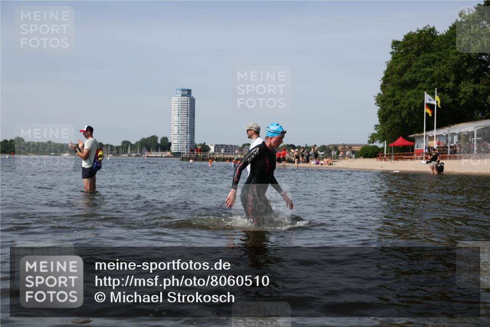 22.06.2025 - Viking Triathlon Michael Strokosch http://msf.ph/oto/8060510 22.06.2025 10:43:53 Schwimmen 41, 249, 362, 442, 531, 627 meine-sportfotos.de