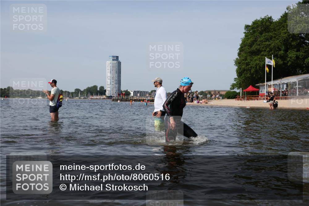 22.06.2025 - Viking Triathlon Michael Strokosch http://msf.ph/oto/8060516 22.06.2025 10:43:53 Schwimmen 41, 249, 362, 442, 531, 627 meine-sportfotos.de