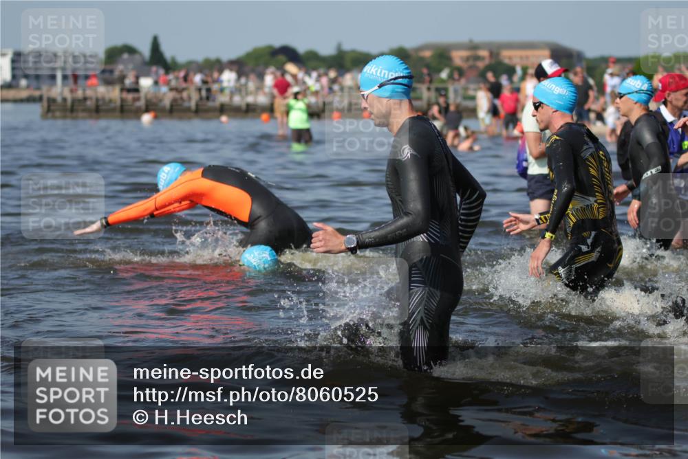 22.06.2025 - Viking Triathlon H.Heesch http://msf.ph/oto/8060525 22.06.2025 10:02:35 Schwimmen 114, 161, 188, 189, 193, 264, 297, 366, 427, 429, 513, 520, 532, 546, 549 meine-sportfotos.de