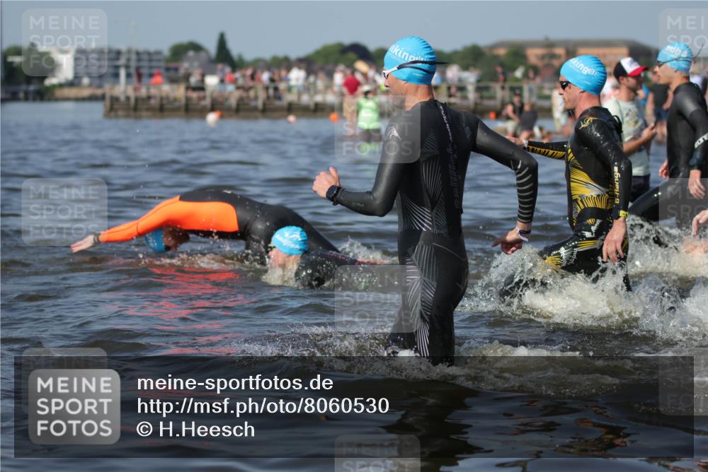 22.06.2025 - Viking Triathlon H.Heesch http://msf.ph/oto/8060530 22.06.2025 10:02:35 Schwimmen 114, 161, 188, 189, 193, 264, 297, 366, 427, 429, 513, 520, 532, 546, 549 meine-sportfotos.de