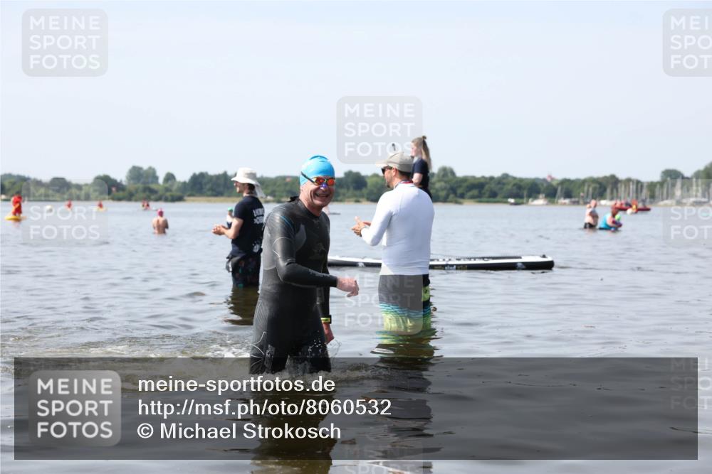 22.06.2025 - Viking Triathlon Michael Strokosch http://msf.ph/oto/8060532 22.06.2025 10:59:01 Schwimmen 222, 234 meine-sportfotos.de