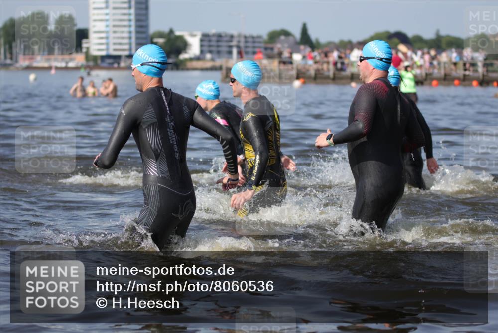 22.06.2025 - Viking Triathlon H.Heesch http://msf.ph/oto/8060536 22.06.2025 10:02:36 Schwimmen 114, 161, 188, 189, 193, 264, 297, 366, 427, 429, 513, 520, 532, 546, 549 meine-sportfotos.de