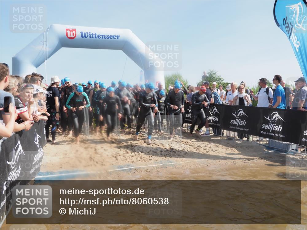 22.06.2025 - Viking Triathlon MichiJ http://msf.ph/oto/8060538 22.06.2025 10:05:56 Schwimmen 68, 128, 169, 211, 269, 275, 397, 441, 442, 460, 465, 530, 633, 644 meine-sportfotos.de