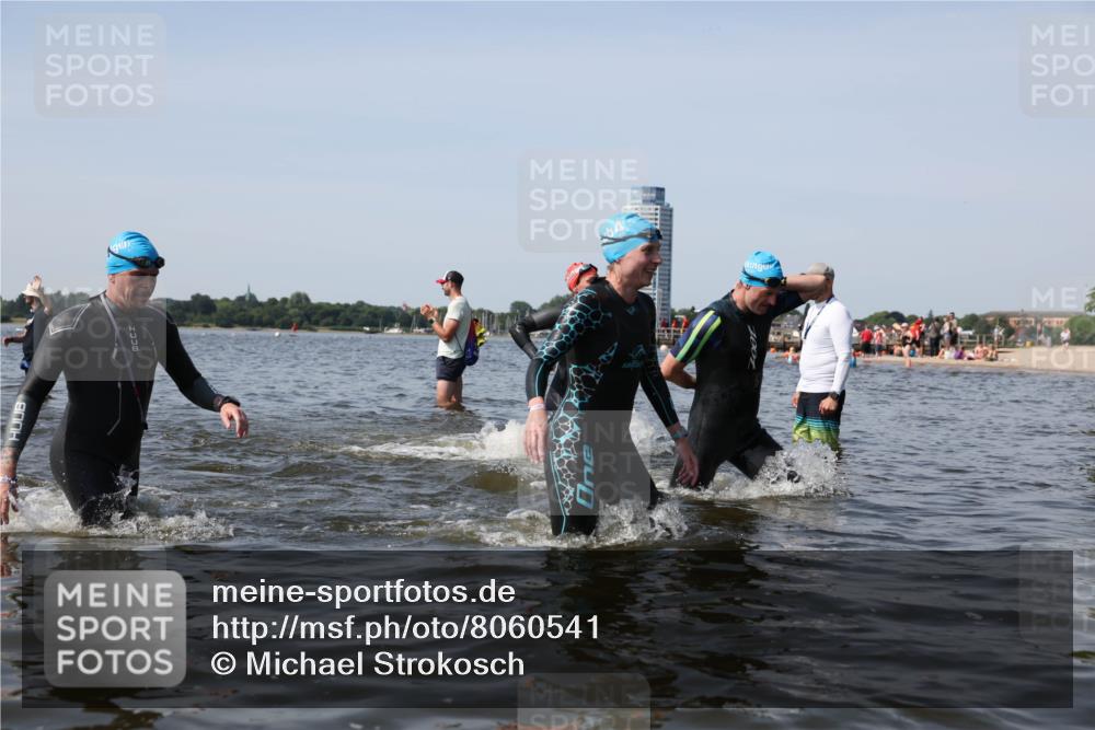 22.06.2025 - Viking Triathlon Michael Strokosch http://msf.ph/oto/8060541 22.06.2025 10:44:00 Schwimmen 41, 123, 249, 343, 362, 442, 627, 637, 650 meine-sportfotos.de