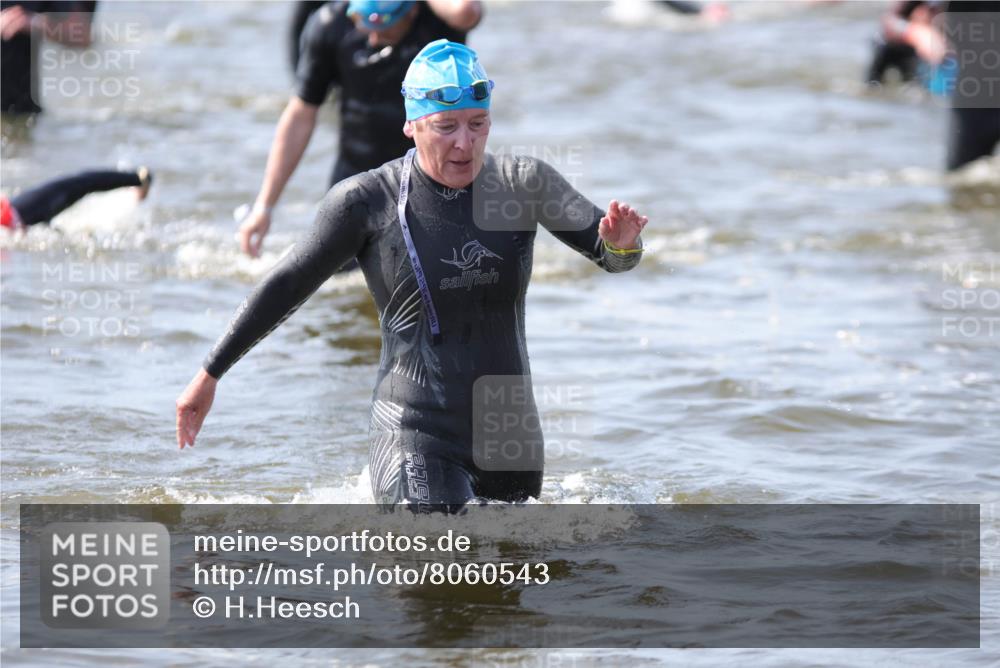 22.06.2025 - Viking Triathlon H.Heesch http://msf.ph/oto/8060543 22.06.2025 10:37:08 Schwimmen 34, 172, 233, 355, 370, 383, 388, 454, 500, 513, 649 meine-sportfotos.de
