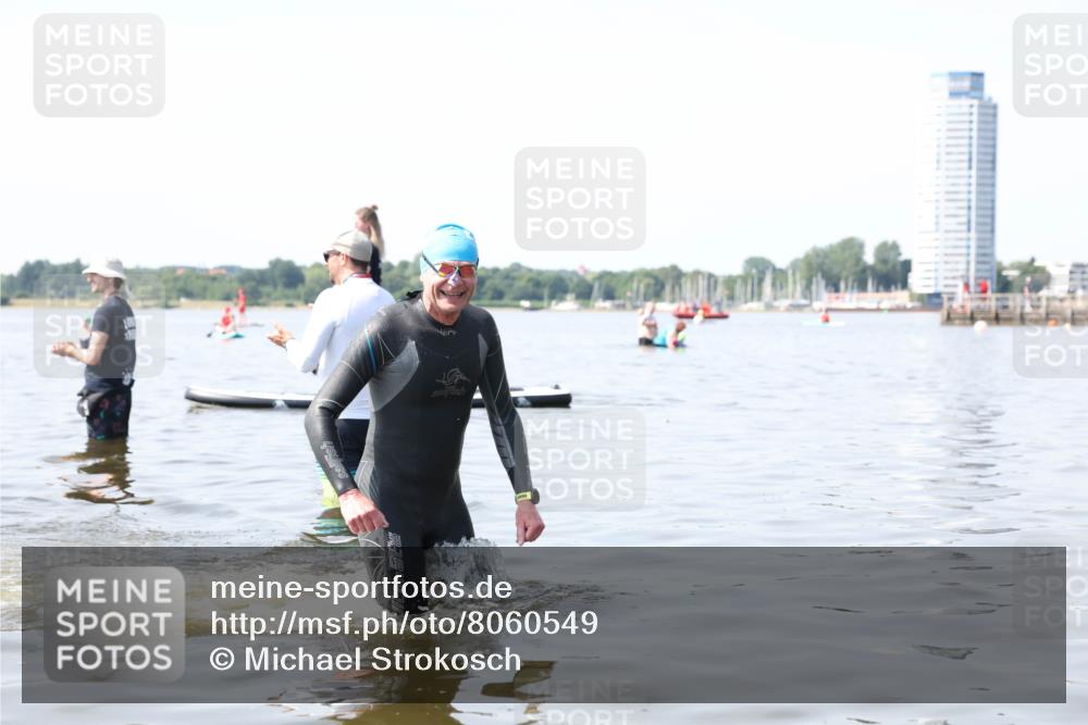 22.06.2025 - Viking Triathlon Michael Strokosch http://msf.ph/oto/8060549 22.06.2025 10:59:02 Schwimmen 222, 234 meine-sportfotos.de