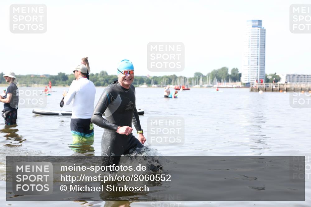 22.06.2025 - Viking Triathlon Michael Strokosch http://msf.ph/oto/8060552 22.06.2025 10:59:02 Schwimmen 222, 234 meine-sportfotos.de