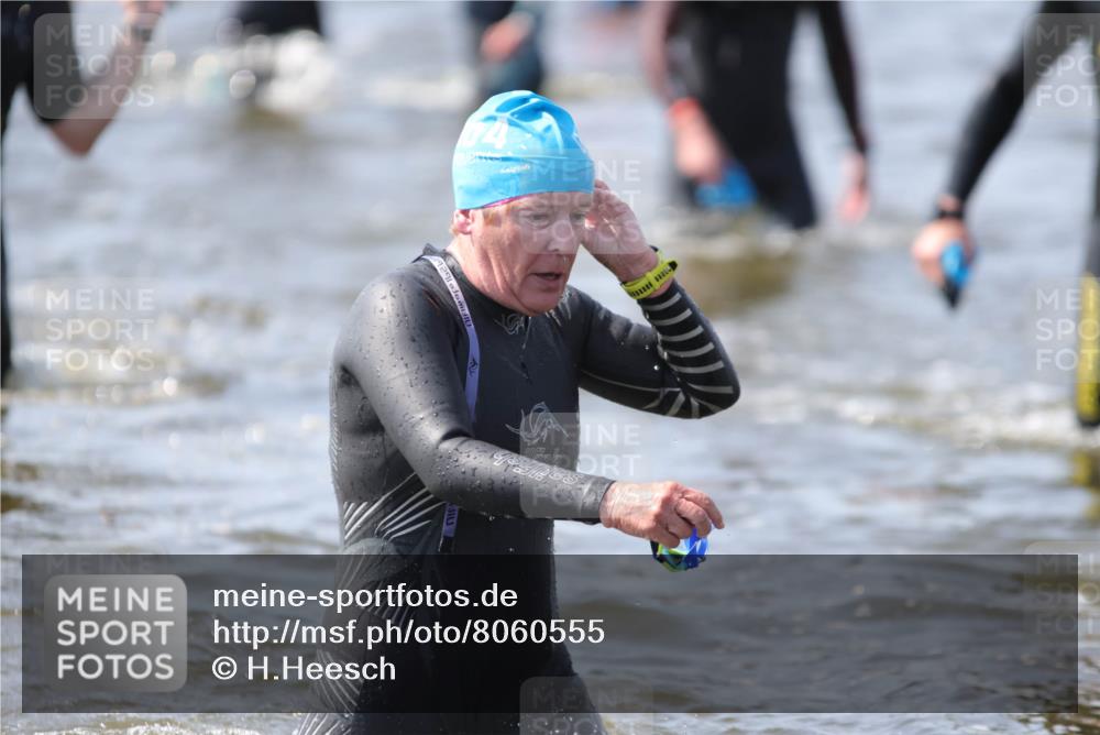 22.06.2025 - Viking Triathlon H.Heesch http://msf.ph/oto/8060555 22.06.2025 10:37:10 Schwimmen 34, 172, 233, 312, 344, 355, 370, 383, 454, 500, 513, 649 meine-sportfotos.de