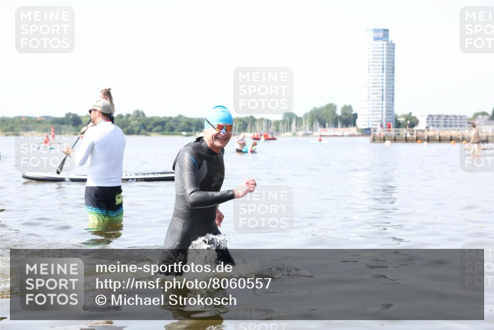 22.06.2025 - Viking Triathlon Michael Strokosch http://msf.ph/oto/8060557 22.06.2025 10:59:02 Schwimmen 222, 234 meine-sportfotos.de