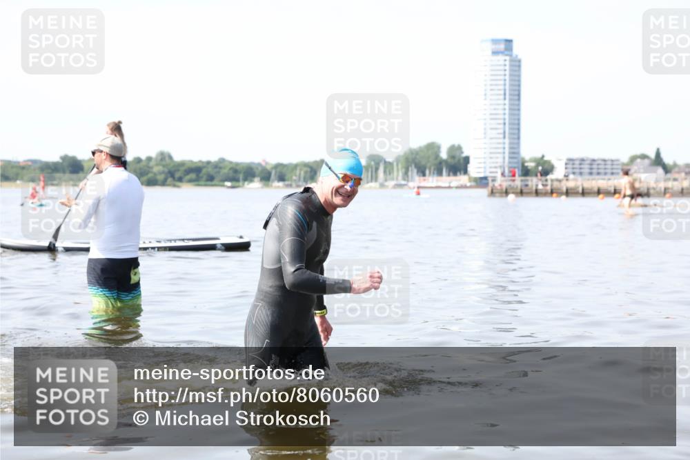 22.06.2025 - Viking Triathlon Michael Strokosch http://msf.ph/oto/8060560 22.06.2025 10:59:02 Schwimmen 222, 234 meine-sportfotos.de