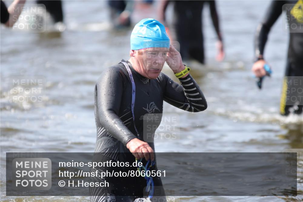 22.06.2025 - Viking Triathlon H.Heesch http://msf.ph/oto/8060561 22.06.2025 10:37:10 Schwimmen 34, 172, 233, 312, 344, 355, 370, 383, 454, 500, 513, 649 meine-sportfotos.de