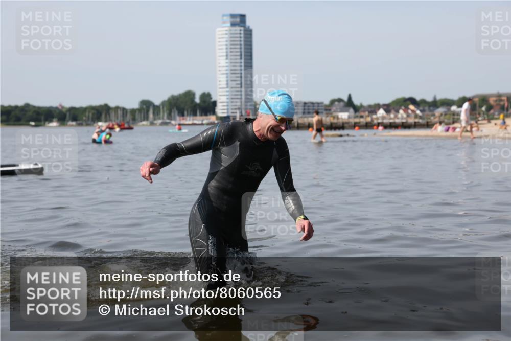22.06.2025 - Viking Triathlon Michael Strokosch http://msf.ph/oto/8060565 22.06.2025 10:59:03 Schwimmen 222, 234 meine-sportfotos.de