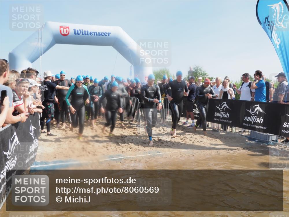22.06.2025 - Viking Triathlon MichiJ http://msf.ph/oto/8060569 22.06.2025 10:05:57 Schwimmen 68, 128, 169, 211, 269, 275, 397, 441, 442, 460, 465, 530, 633, 644 meine-sportfotos.de
